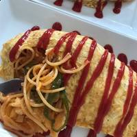 基本からアレンジまで！思わずつくりたくなる「オムナポリタン」の 