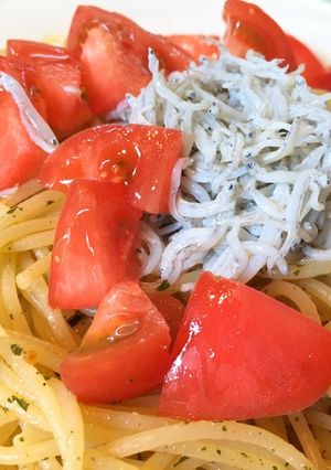 フレッシュトマトとシラスのペペロンチーノ-レシピのメイン写真