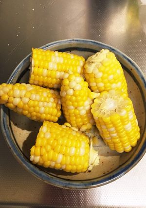 簡単！レンチンのみ！とうもろこし-レシピのメイン写真