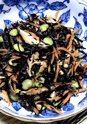 ひじきの煮付け♡今が旬の枝豆と-レシピのメイン写真
