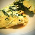 コンビーフとほうれん草のチーズオムレツ