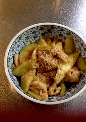 簡単！夏バテにヘチマと豚肉の炒め物-レシピのメイン写真