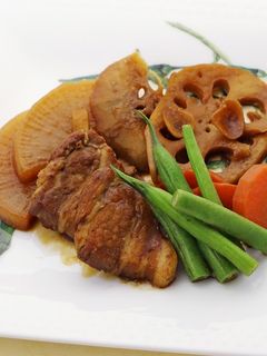 豚ばら肉と根菜の黒酢煮-レシピのメイン写真