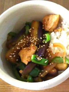 簡単☆夏野菜de 焼肉のたれ丼-レシピのメイン写真