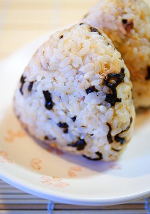 ✿塩昆布＊ツナおにぎり✿-レシピのメイン写真