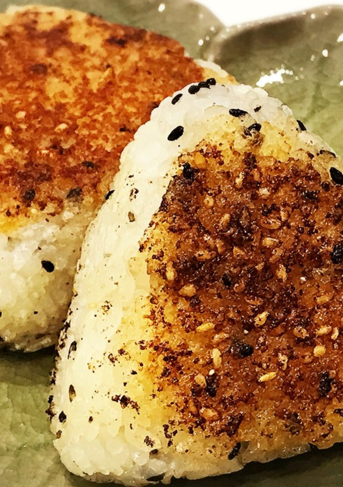 ゴマの香りが美味しい♪焼きおにぎり♡簡単-レシピのメイン写真