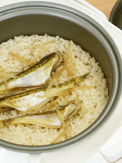 上品な味付け♪はたはたの炊き込みご飯-レシピのメイン写真