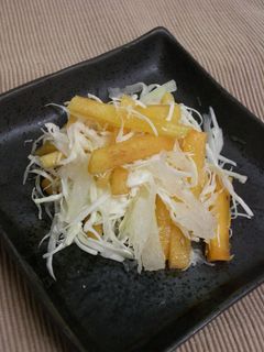 余った柿でほんのり甘いシャキシャキサラダ-レシピのメイン写真