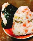 おやつわかめと梅 おかかおにぎり