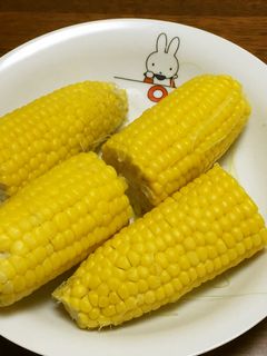 簡単だけど一番美味しい蒸しトウモロコシ-レシピのメイン写真