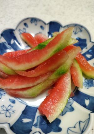 スイカやメロンの皮の漬物　塩だけ-レシピのメイン写真