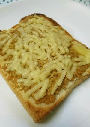 納豆乗っけてトースト-レシピのメイン写真