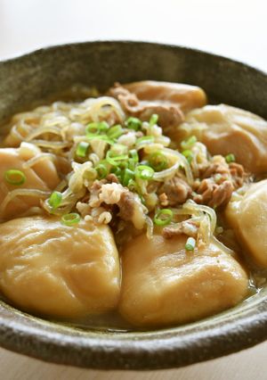 生姜風味が効いた煮込み麩の肉じゃが風煮物-レシピのメイン写真