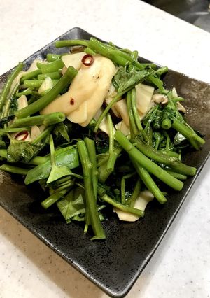 お酒のアテにも!空芯菜炒め-レシピのメイン写真