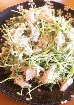 豆苗とチキンのサラダ☺️-レシピのメイン写真