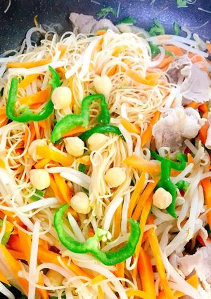 10分簡単ビーフン野菜たっぷり簡単お昼に-レシピのメイン写真