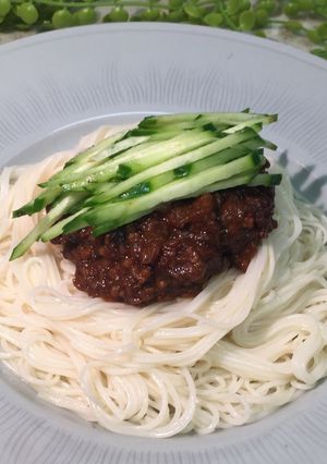 マ〜とラ〜がきいた肉味噌そうめん-レシピのメイン写真