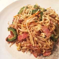 รูปของ 糖質0麺でゴーヤ焼きそば
