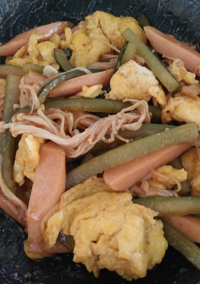 冬瓜の皮と魚肉ソーセージと入り卵の炒め物-レシピのメイン写真