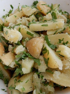 ジャガイモの赤梅酢のシンプル蒸し煮-レシピのメイン写真