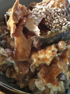 缶詰で超簡単!納豆と鯖の味噌煮丼-レシピのメイン写真