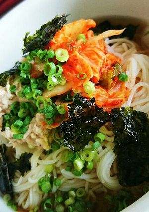 すっぱ辛いキムチツナマヨ素麺-レシピのメイン写真