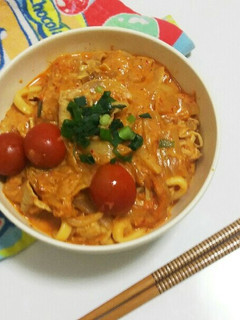 真っ赤なピリ辛キムチ豆乳うどん-レシピのメイン写真