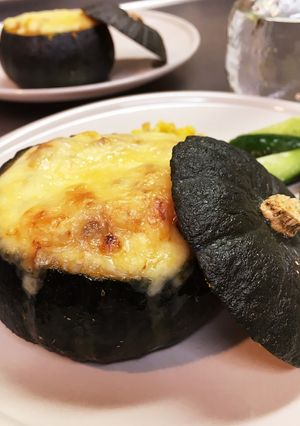 坊っちゃんカボチャの丸ごとグラタン-レシピのメイン写真