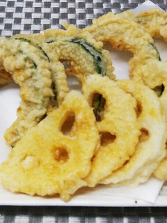カレー味☆かぼちゃとれんこんの天ぷら-レシピのメイン写真