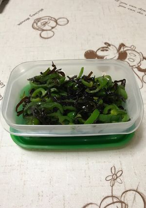 お弁当にピーマンの塩昆布炒め-レシピのメイン写真