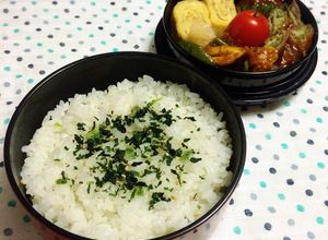 お弁当を簡単に♪混ぜないわかめごはん-レシピのメイン写真