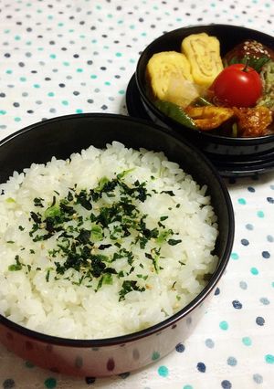 お弁当を簡単に♪混ぜないわかめごはん-レシピのメイン写真