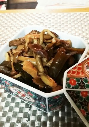 高野豆腐と茎わかめとしめじの煮物　お弁当-レシピのメイン写真
