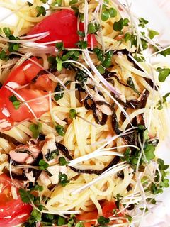 麺つゆでトマトとツナと塩昆布の冷製パスタ-レシピのメイン写真