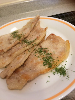 簡単♬柔らか豚ロースの塩レモン焼き-レシピのメイン写真