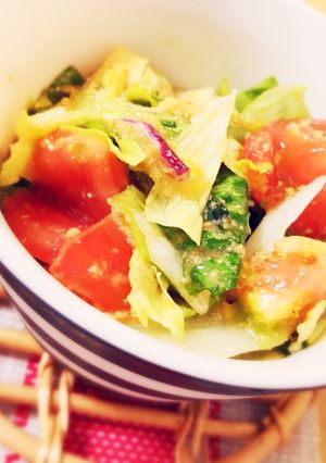 レタスとトマトの生姜胡麻サラダ-レシピのメイン写真