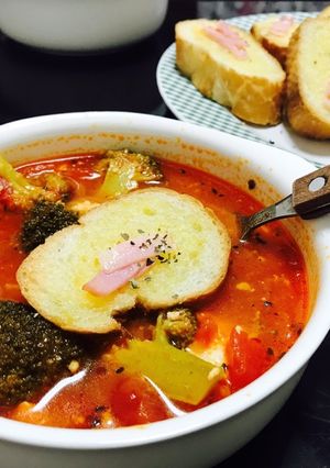 トマトスープとガーリックバケット-レシピのメイン写真