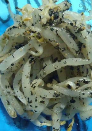 もやしの簡単‥黒胡麻・甘酢あえ-レシピのメイン写真