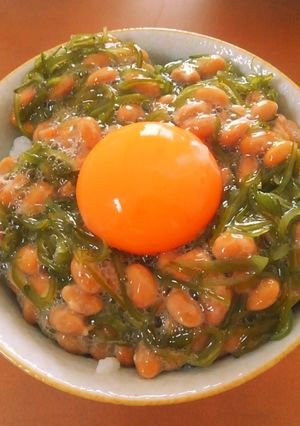 栄養満点！簡単めかぶ納豆のふわふわご飯-レシピのメイン写真