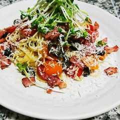 รูปของ トマトとベーコンのパスタサラダ