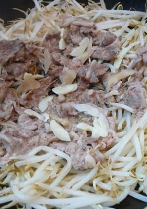 もやしと豚肉の中華鍋蒸し-レシピのメイン写真