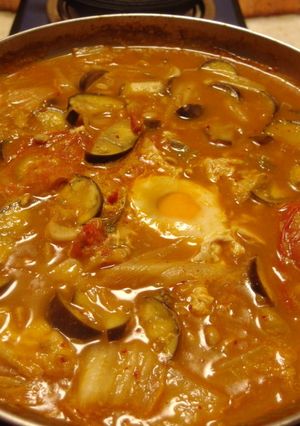 焼き納豆と夏野菜のマルタイキムチ鍋-レシピのメイン写真