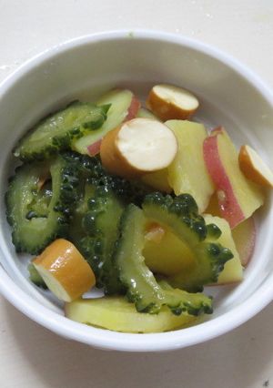 ゴーヤと薩摩芋とスモークチーズのサラダ-レシピのメイン写真