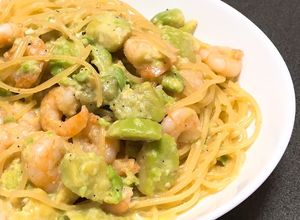 濃厚✤えびとアボカドのクリームパスタ-レシピのメイン写真