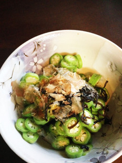 塩昆布と鰹節とごま油だけ! 時短オクラ -レシピのメイン写真
