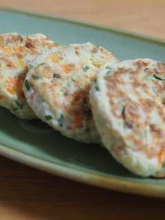まぐろ&野菜入りふわふわ豆腐ハンバーグ-レシピのメイン写真