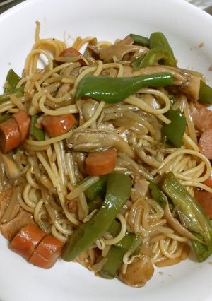 モヤシとピーマンと舞茸のソース味のパスタ-レシピのメイン写真