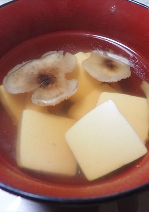 シモフリシメジと豆腐のお吸い物-レシピのメイン写真