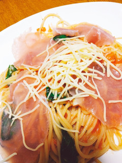 生ハムとトマトソースパスタ-レシピのメイン写真