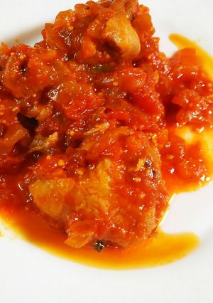 簡単！鶏もも肉とトマト缶でチキントマト煮-レシピのメイン写真